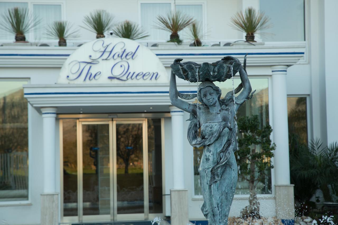 Hotel The Queen Pastorano Kültér fotó